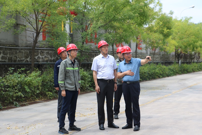 強管理 激活力 提質(zhì)效 拓市場——陜西建材科技公司黨委書記、董事長張超暉深入黃陵公司檢查指導(dǎo)工作