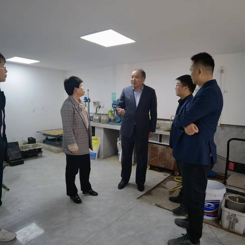 時啟林一行到建筑材料工業(yè)技術情報研究所開展交流座談