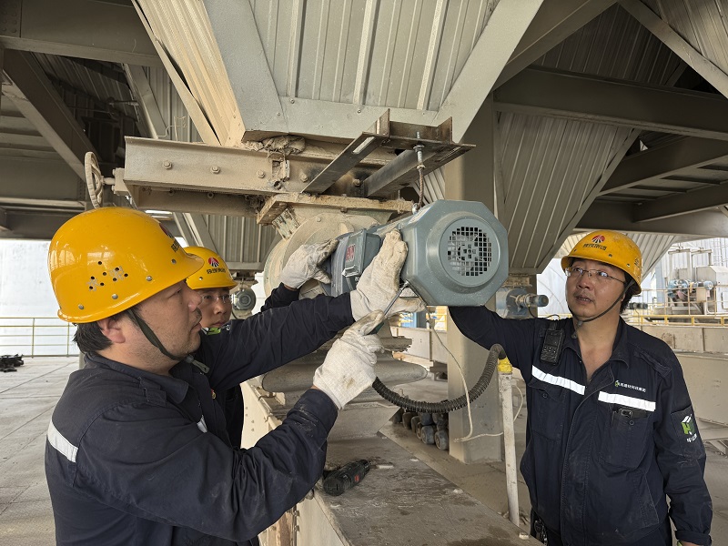 富平公司順利完成窯尾收塵葉輪喂料器節(jié)能電機(jī)、減速機(jī)改造項(xiàng)目